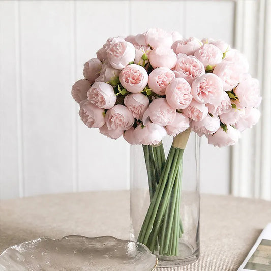Ramo de seda de peonía rosa radiante: 27 cabezas de rosas artificiales para una decoración elegante del hogar y la boda